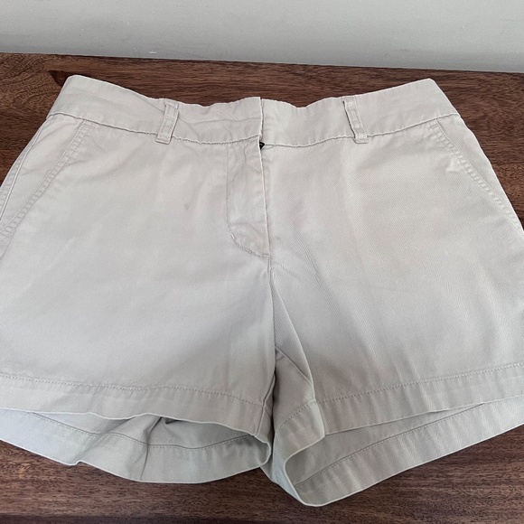 Vineyard Vines Sz 2 Khaki Shorts - Picture 7 of 7